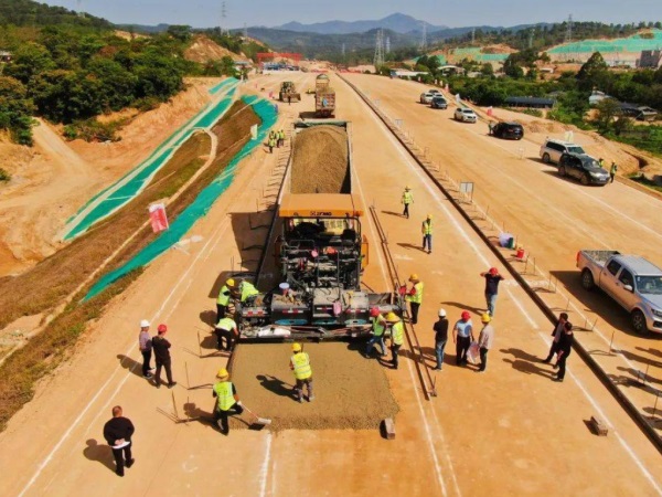 昌都高速公路